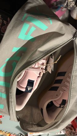Adidas 9 1/2 women’s