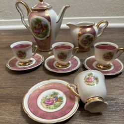 Vintage Tea Set Collectible 
