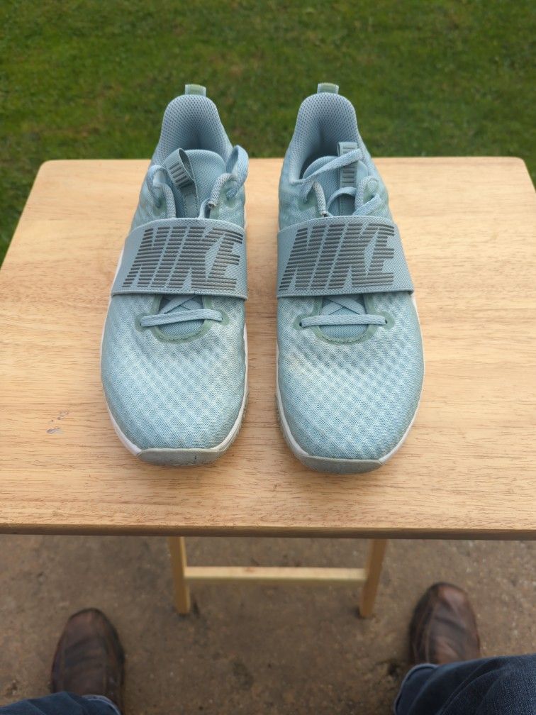 Nike Women's 9.5 Barely Used