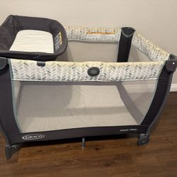 Play Pen / Bassinet / Changing Table 