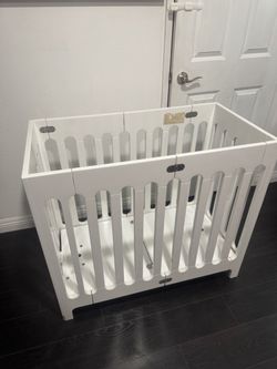 Bloom Mini Crib