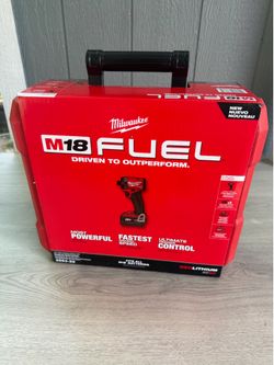 Milwaukee M18 FUEL 18V Lithium-Ion Brushless Cordless 1/4 in. Hex Impact Driver Kit