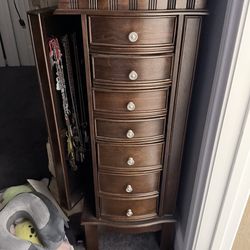 Jewelry cabinet