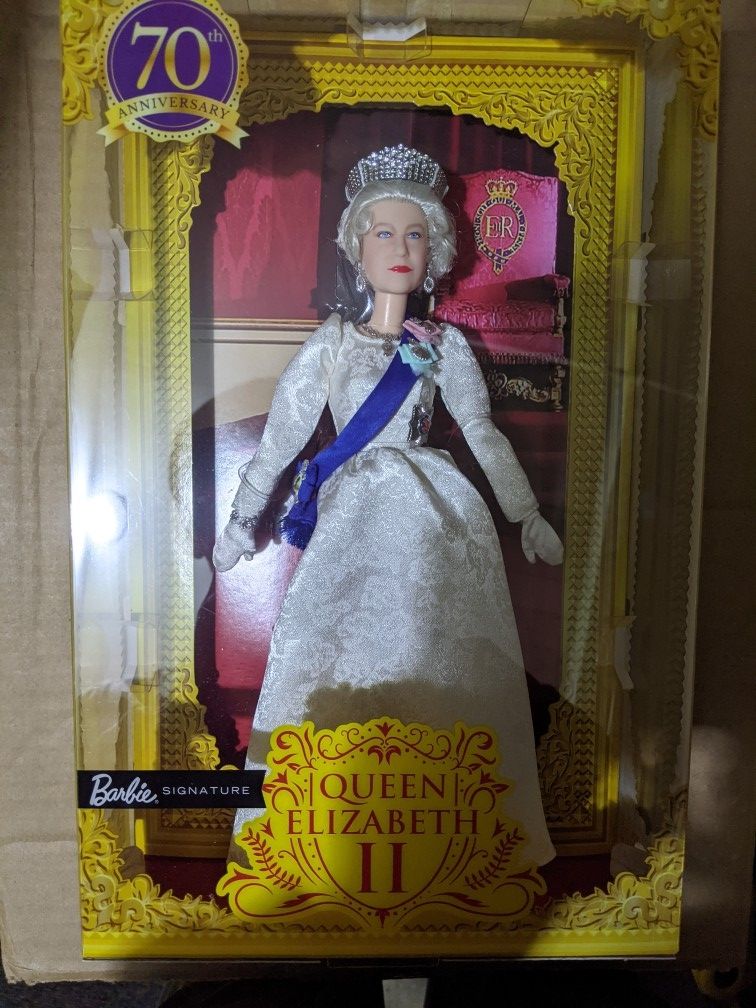 Barbie Signature Queen Elizabeth II Platinum Jubilee Doll New 2022