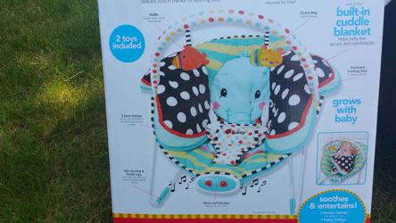 Built-in cuddle blanket bouncer brand new
