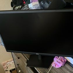 22in Dell Flat Panel Monitor And Keyboard 