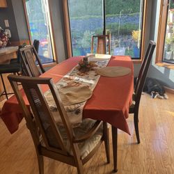 Vintage Extendable Dining Table + 5 Chairs + 2 Leaves + Fitted Pads (66in-102in)