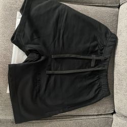 Black Essential Shorts Size Medium 