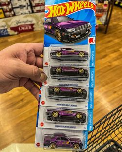 Hotwheels NISSAN SKYLINE RS (KDR30)
