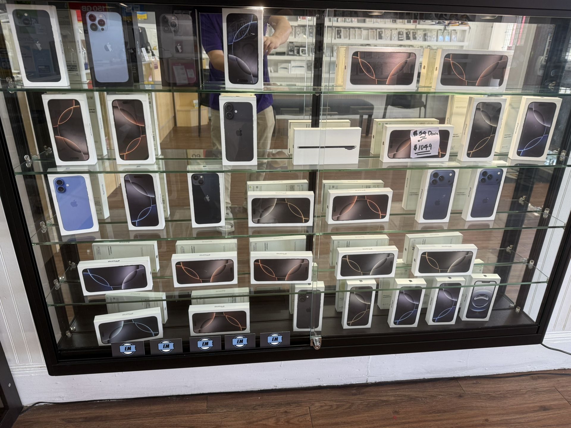 Brand New Unlocked iPhone 16 Pro Max.