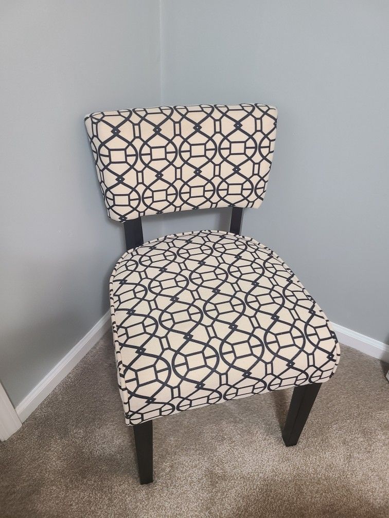 Accent Chair 