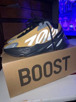 Yeezy 700 MNVN