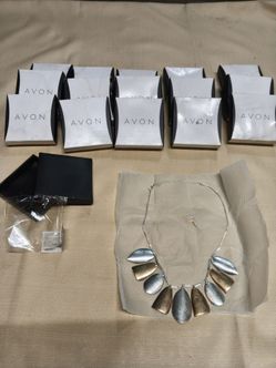 Sculptural statement necklace