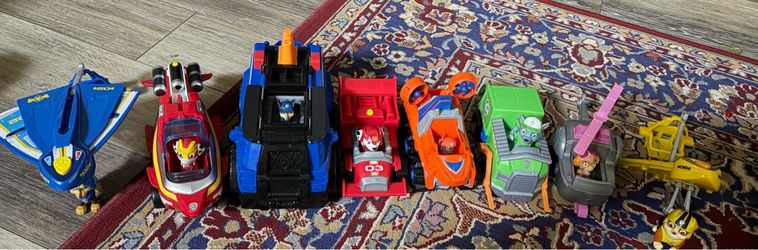PAW Patrol Vehicle & Figure Lot