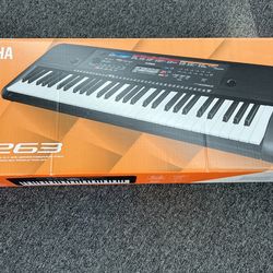 Yamaha Keyboard 