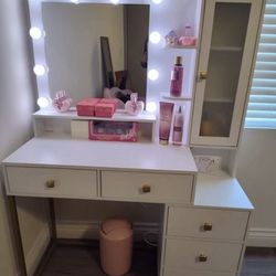 Vanity Desk/Mirror
