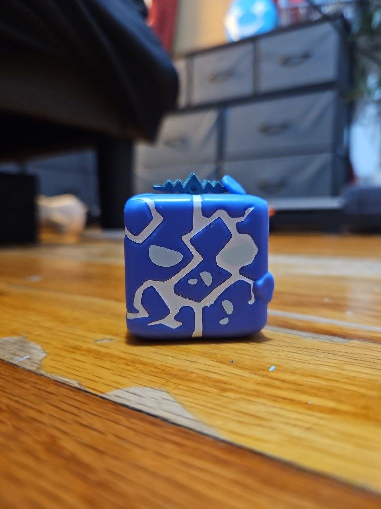 Quake Bloxfruits Firgure