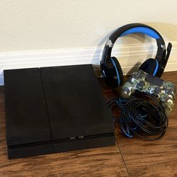 Playstation 4 [PS4] + controller and headset
