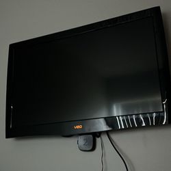 Vizio TV, Roku Box, Remotes, & TV Mount