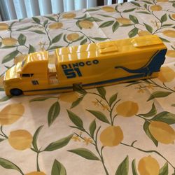 Disney Pixar Cars Cruz Ramirez transporter player