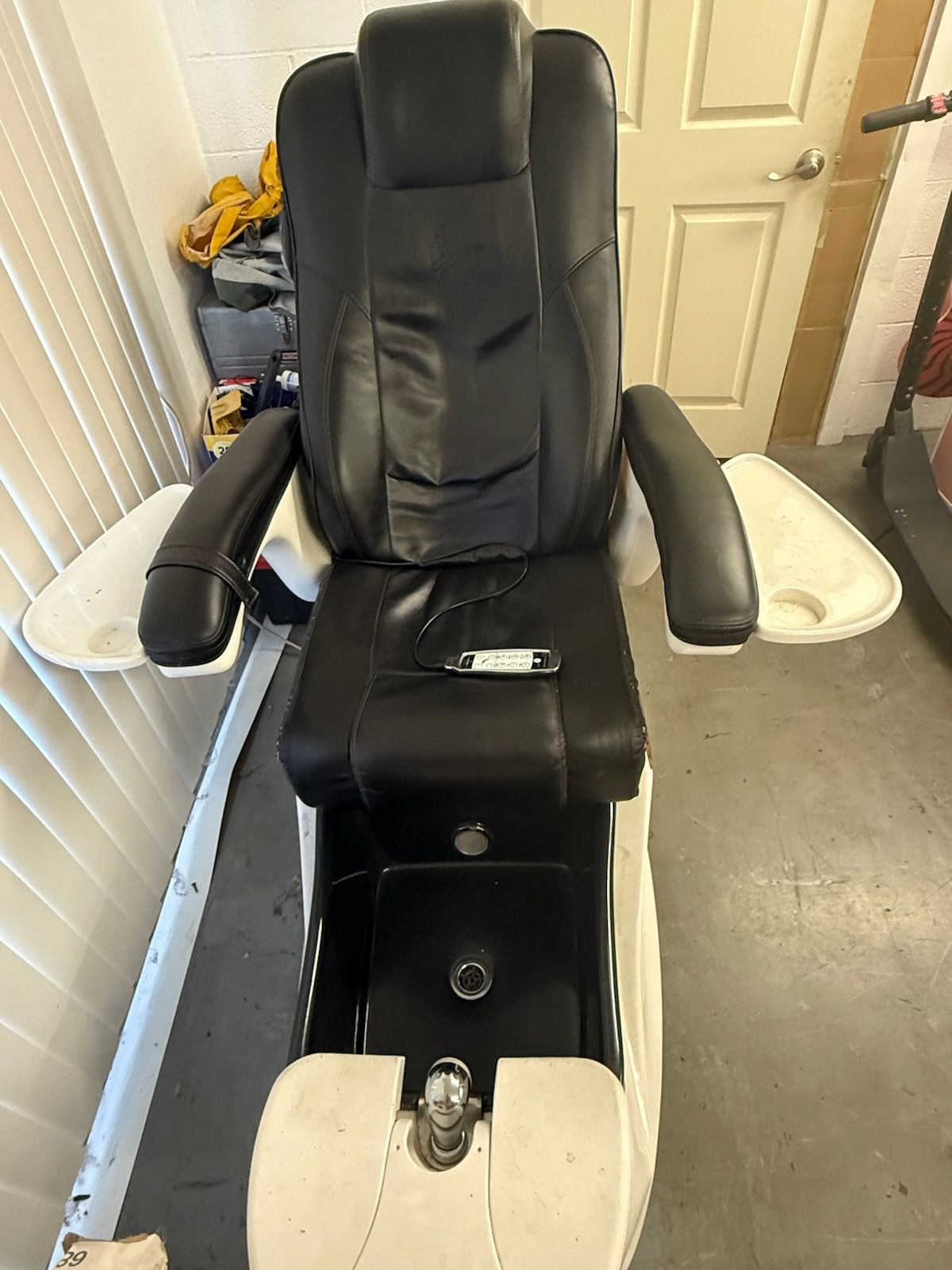 Professional Pedicure Spa Chair - Like New Condition