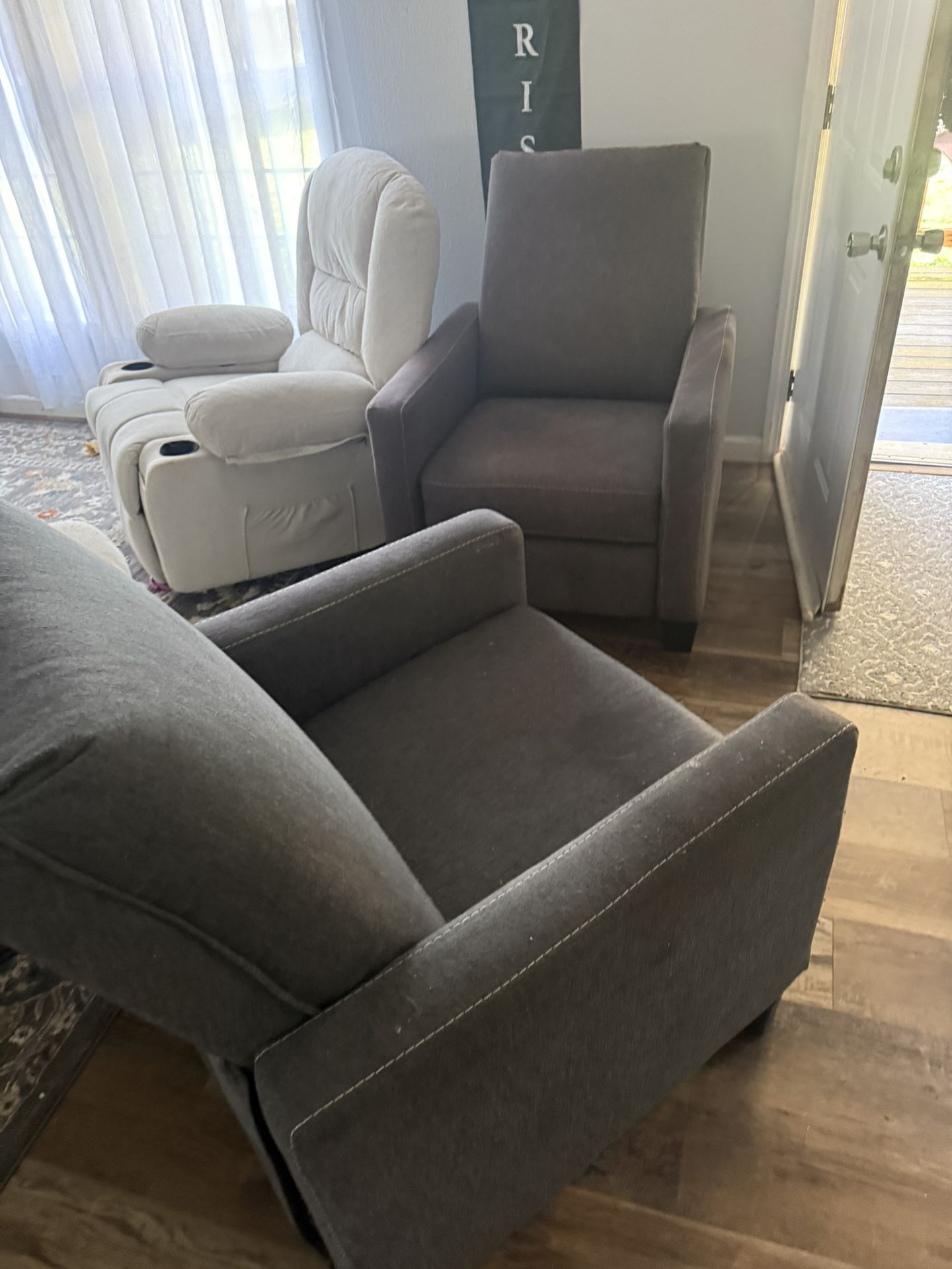 FREE CHAIRS (recliners)