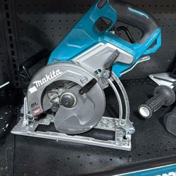 Makita 40v 7-1/4 Circular Saw Tool Only