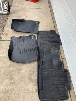 $15 lot of vehicle mats