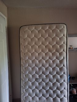 Twin mattress