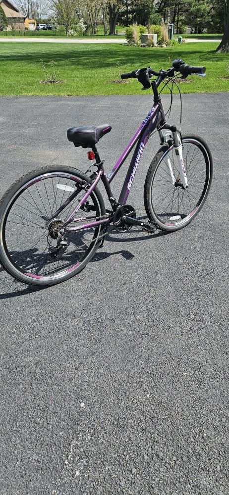 Schwinn GTX3 Bicycle Purple In New Condition