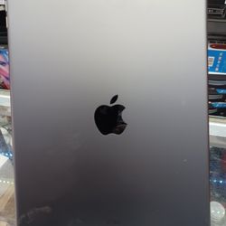 Apple 🍎 Ipad 8th Generation 32gigs With Cellular.  In Box With Warranty 
