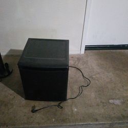 Mini refrigerator