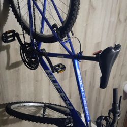 Huffy Rock Creek  BICYCLE 