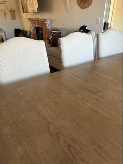 Table , barstool , 4 chairs