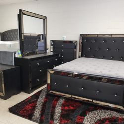 Queen bedroom set 