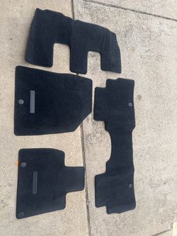 OEM 2025 Kia Telluride Carpet Floor Mats Genuine Factory Set – New/Unused