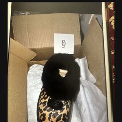 UGG SIZE 8 New Original 