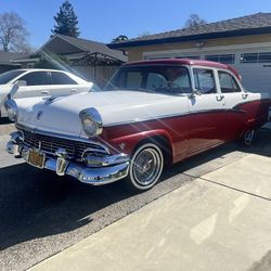 1956 Ford Customline V8 