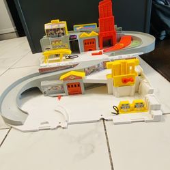 Hot wheel car wash and service station