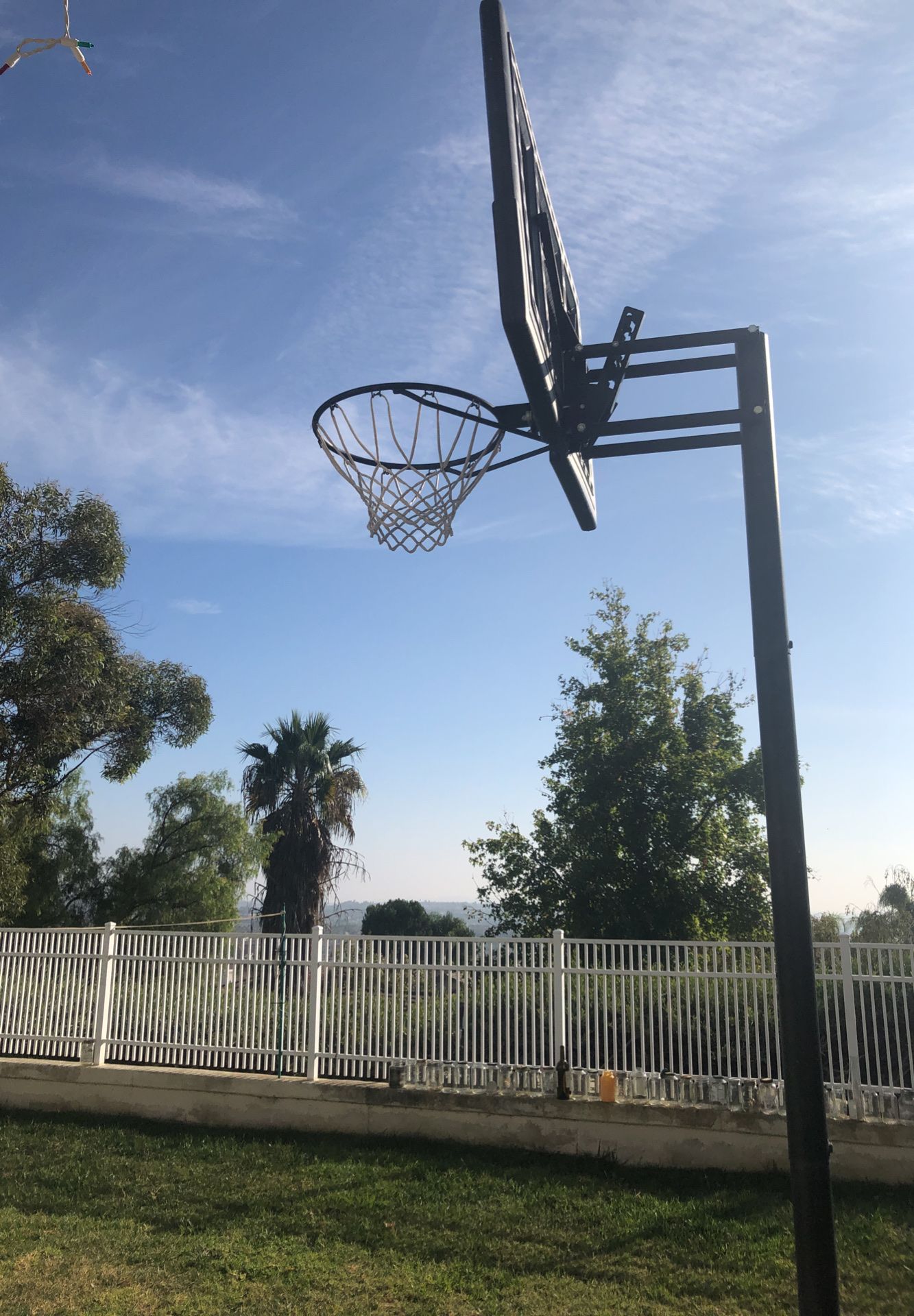 Basketball hoop