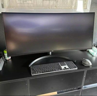 LG 34” UltraWide Curved Monitor – Excellent Condition
