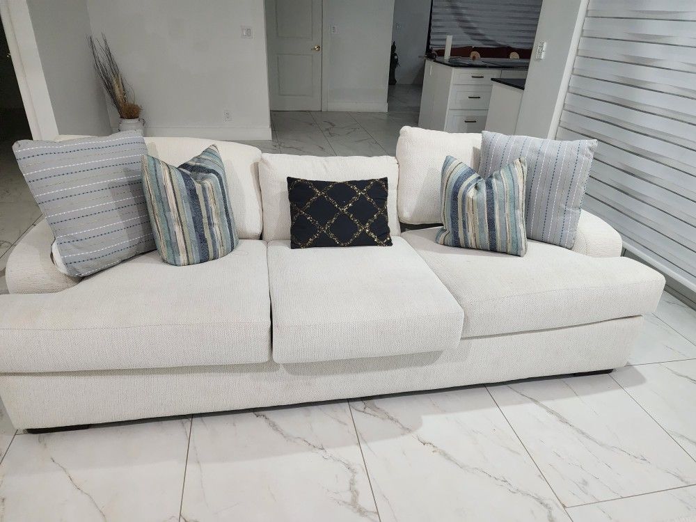 City Furniture Kevin Charles Alpha White