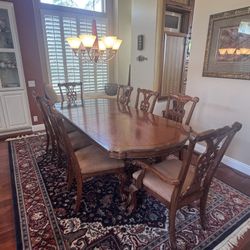 Beautiful Dining Room Table And 8 Chairs