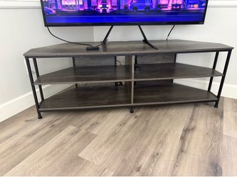 Corner tv stand