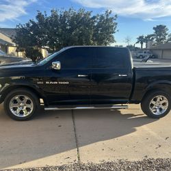 2012 Ram 1500 5.7 Leramie Crew Cab Truck 4x4