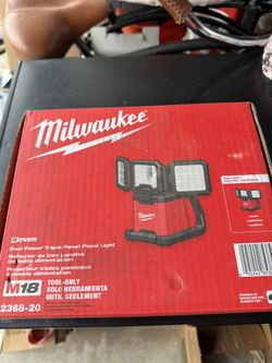 New Milwaukee M18 Rover Light 
