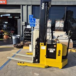 ** Yale 3k Walkie Stacker  With Reach **