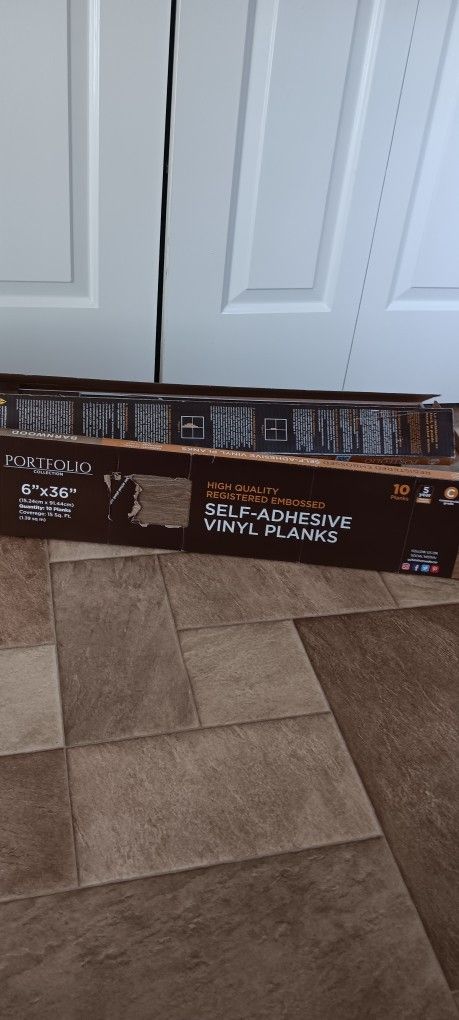 Self Adhesive Vinly Planks (Flooring)