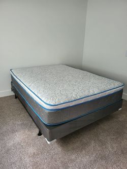 NEW Queen-Size PILLOW TOP MATTRESS and BOX SPRING. Bed frame not included 👍