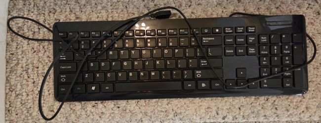 Logitech lighted wireless keyboard Y-R0065 + Acer wired keyboard SK-9020Logitech lighted wireless keyboard Y-R0065 + Acer wired keyboard SK-9020
